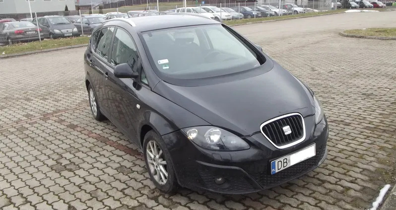 dolnośląskie Seat Altea XL cena 17500 przebieg: 210500, rok produkcji 2011 z Wałbrzych